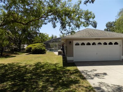 36709 Sandy Lane, House other with 3 bedrooms, 2 bathrooms and null parking in Grand Island FL | Image 2