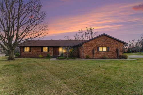 8409 Crestshire Dr, Ypsilanti, MI, 48197-9327 | Card Image