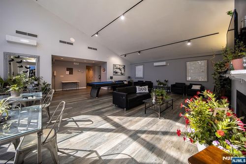 2467 State Route 10, Morris Plains, NJ, 07950-1357 | Card Image