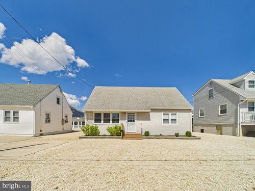 333 N 5th St, Surf City, NJ, 08008-5245 | Card Image