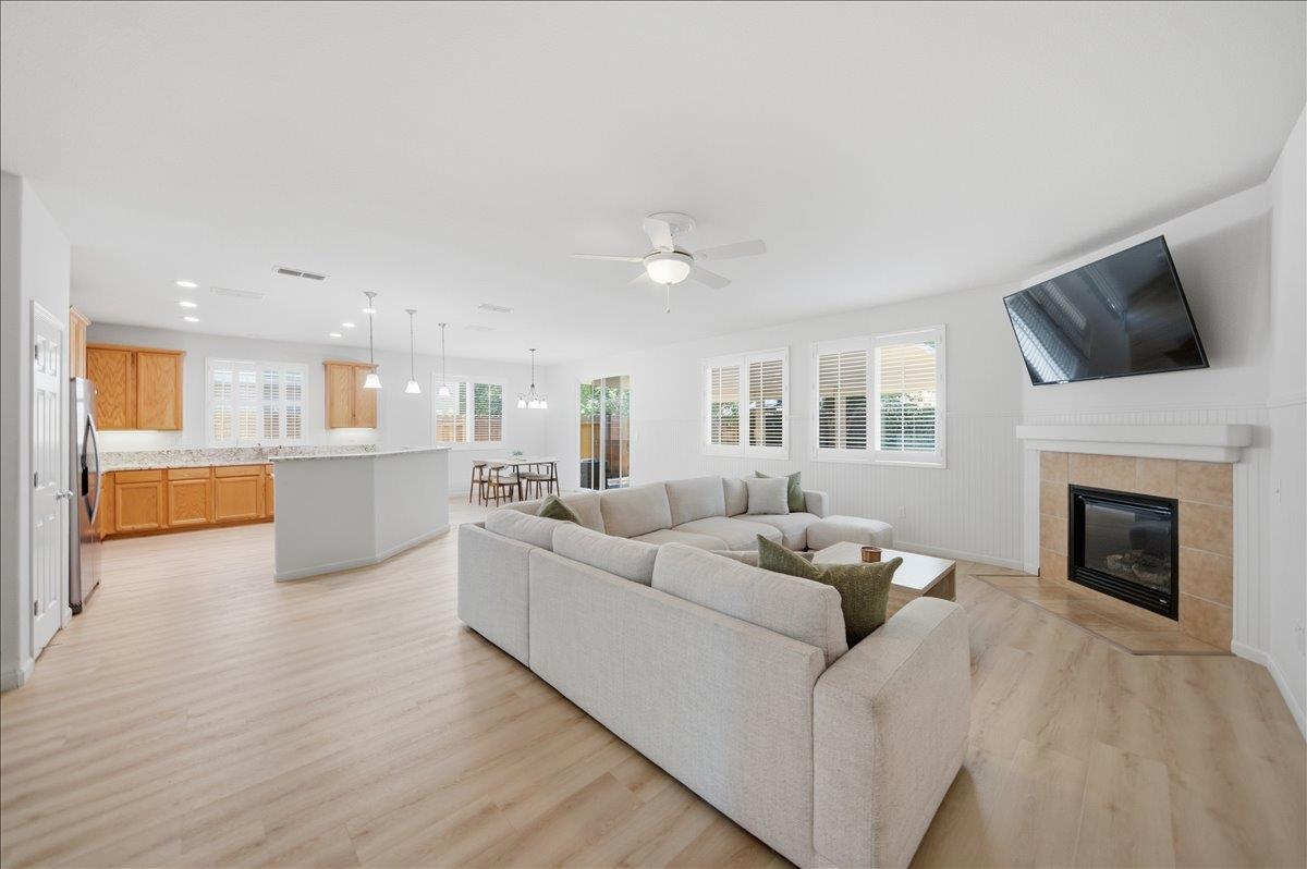 Residential in Plumas Lake 4
