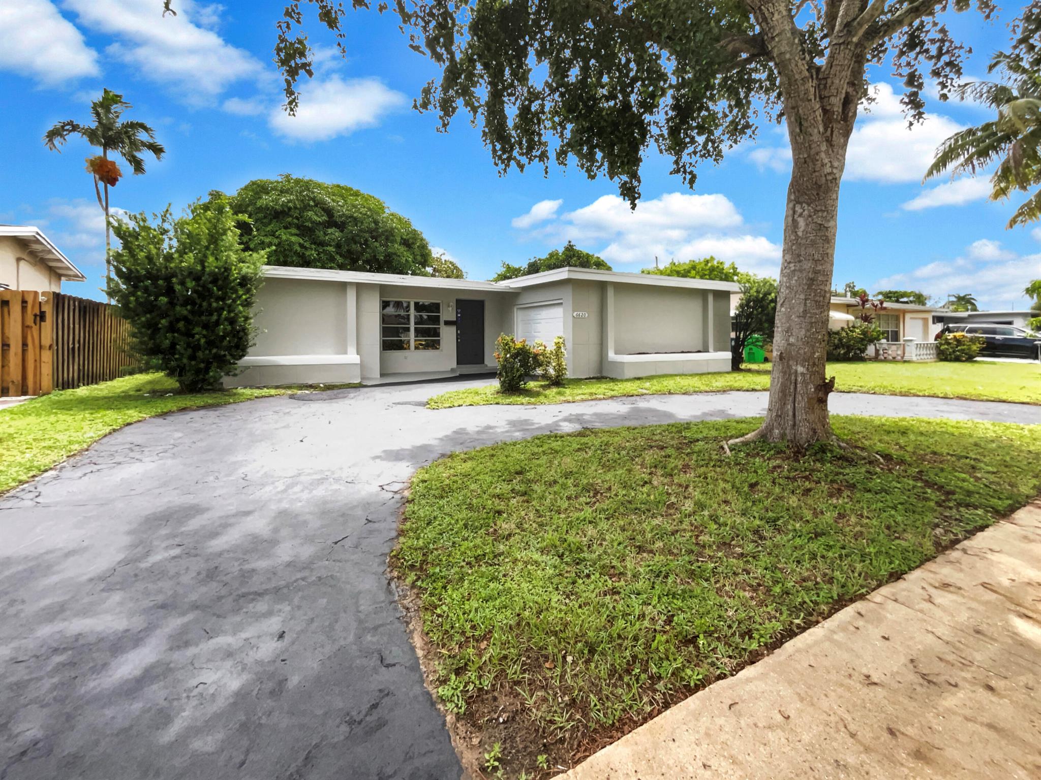 29th Ct, Sunrise, FL 33313