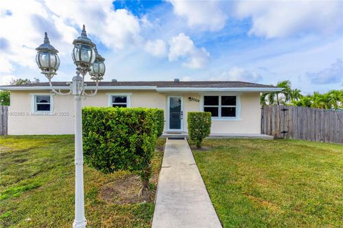 0-30104 Sw 152nd Ct, Homestead, FL, 33033-3610 | Card Image