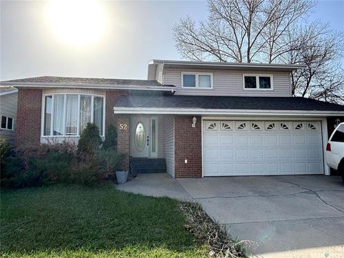 52 Harrigan Cres, Maple Creek, SK, S0N1N0 | Card Image