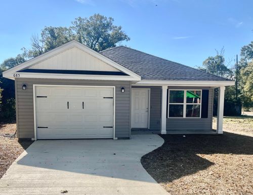 685 W Walnut Ave, Crestview, FL, 32536-3917 | Card Image