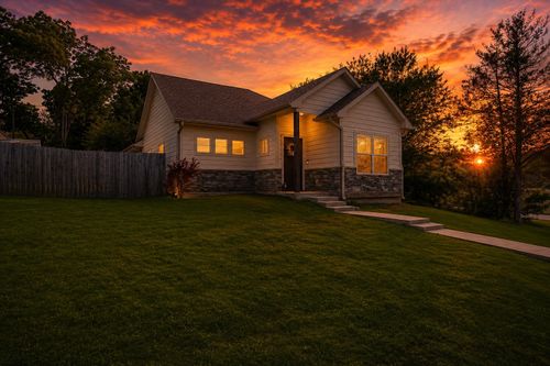 1226 W Elm St, Denison, TX, 75020-2107 | Card Image