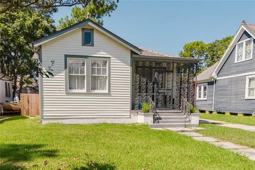 4670 Marigny St, New Orleans, LA, 70122-5041 | Card Image