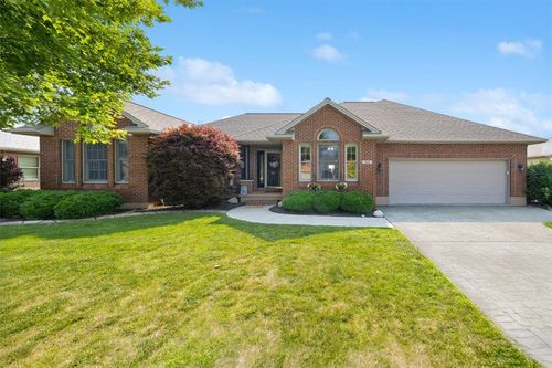 105 Sierra Ln, Arcanum, OH, 45304-1364 | Card Image