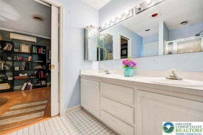 main floor jack & jill bath | Image 30