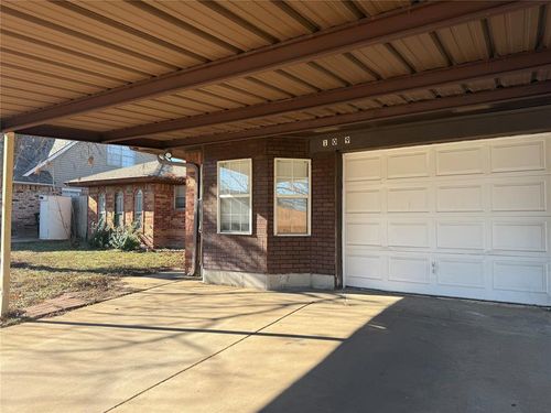 109 S Patterson Dr, Moore, OK, 73160-7160 | Card Image