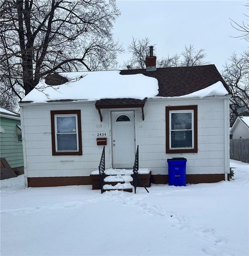 2434 E Prairie St, Decatur, IL, 62521-2235 | Card Image