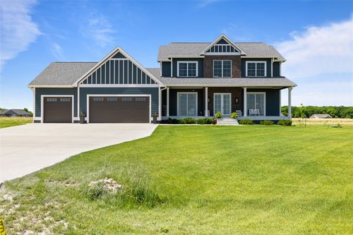 633 Xavier Pl, Ames, IA, 50014-2676 | Card Image