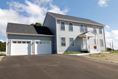 154 Tess Abigail Ln, Swansea, MA, 02777-5085 | Card Image