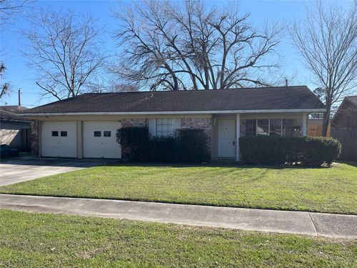 9011 Alcott Dr, Houston, TX, 77080-4401 | Card Image