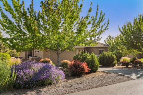 10192 Sundance Ridge Loop, Redmond, OR, 97756-7368 | Card Image