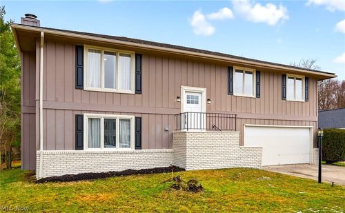 9924 Pebble Beach Cv, Aurora, OH, 44202-8131 | Card Image