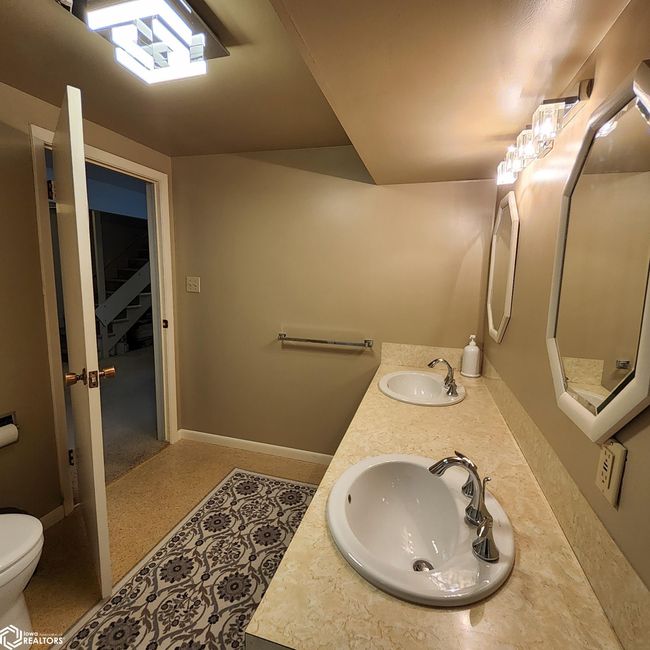 213 E Baker St, Home with 4 bedrooms, 2 bathrooms and 2 parking in Avoca IA | Image 46