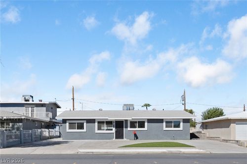 1674 D St, Las Vegas, NV, 89106-2702 | Card Image