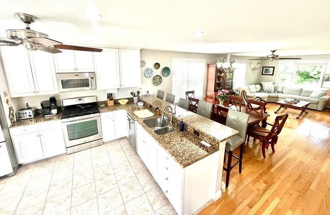 APT-3 - 19 Lafayette Rd, Condo with 3 bedrooms, 3 bathrooms and 3 parking in Ipswich MA | Image 6