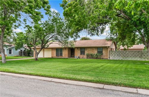 1333 Rose Dr, Alice, TX, 78332-3735 | Card Image