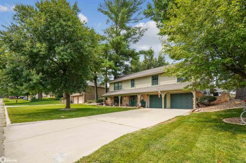 404 Friendly Dr, Marshalltown, IA, 50158-5216 | Card Image