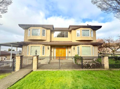 733 Macdonald Ave, Burnaby, BC, V5C6N6 | Card Image