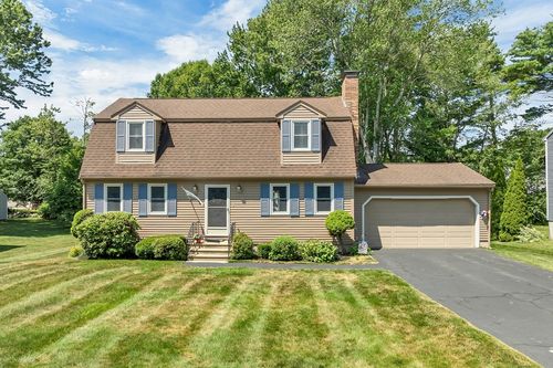 76 Presidential Circle, Hampton, NH, 03842 | Card Image