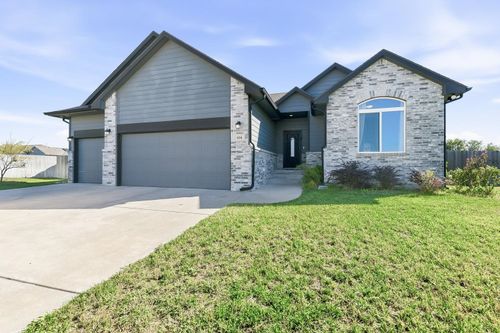 830 N Tyndall, Derby, KS, 67037 | Card Image