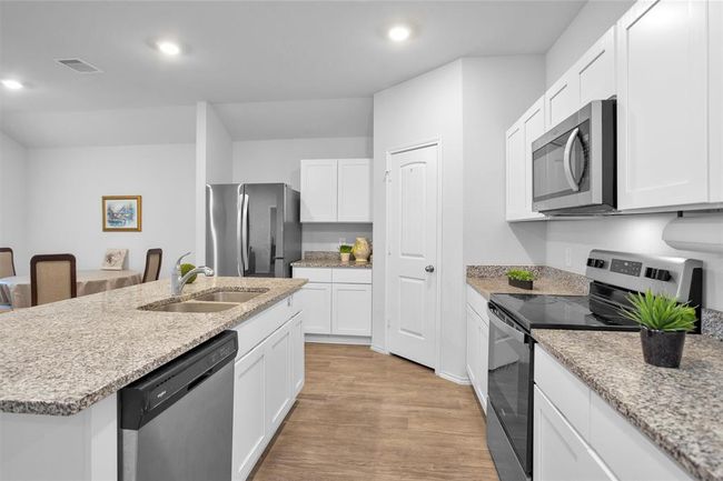 127 Barton Creek Dr, House other with 4 bedrooms, 2 bathrooms and 2 parking in Huntsville TX | Image 13