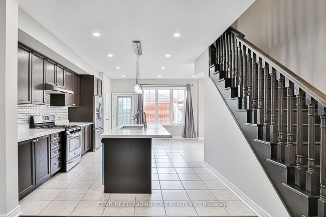 360 Cornell Rouge Blvd, House attached with 4 bedrooms, 4 bathrooms and 1 parking in Markham ON | Image 7