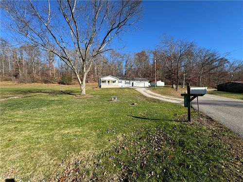 2547 Winding Rd, Parkersburg, WV, 26104-8197 | Card Image