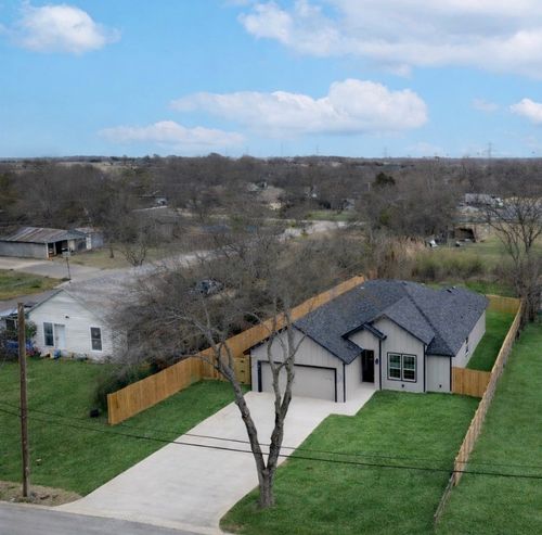 1111 Travis Ave, Alvarado, TX, 76009-5549 | Card Image