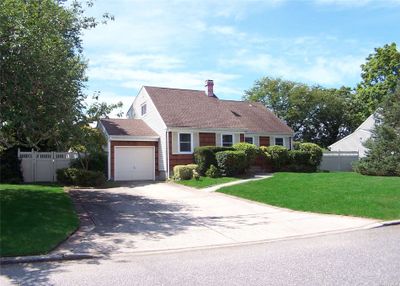 14 Towne Lane, House other with 3 bedrooms, 2 bathrooms and null parking in Centereach NY | Image 1