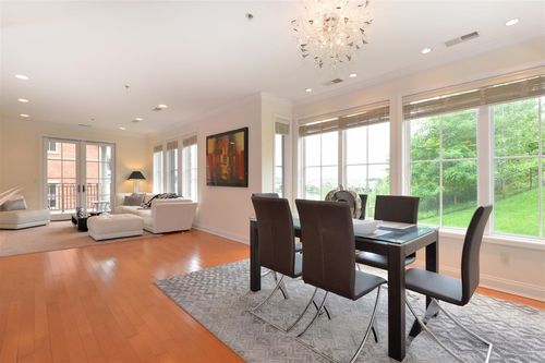 3 Moorings Ln, Edgewater, NJ, 07020-4300 | Card Image