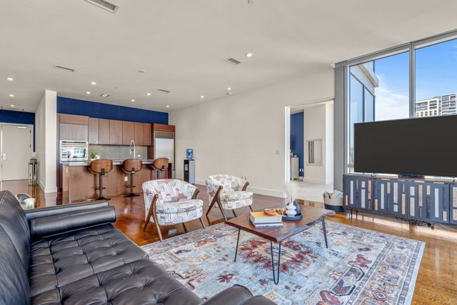 APT-1702 - 2200 Victory Ave, Condo with 2 bedrooms, 2 bathrooms and null parking in Dallas TX | Image 13