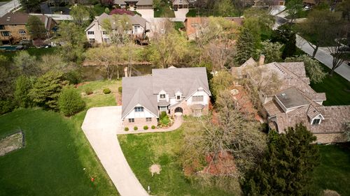 766 Camelot Dr, Burr Ridge, IL, 60527-6250 | Card Image