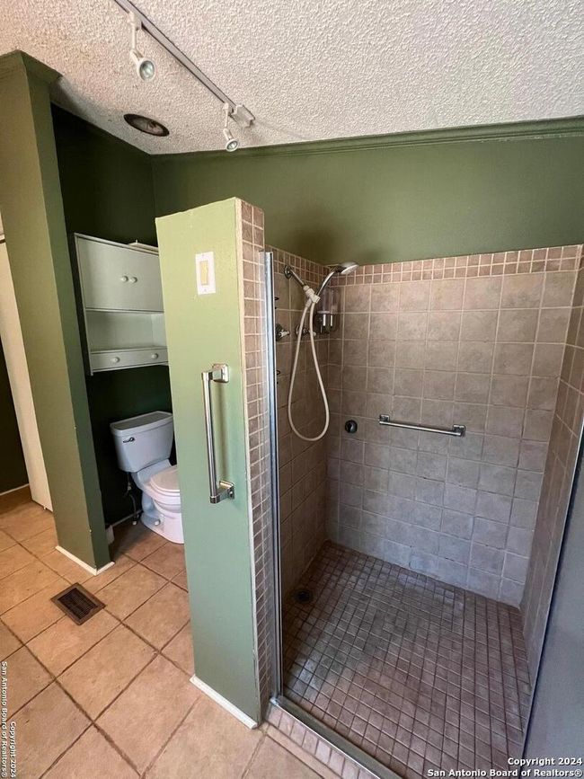 2071 Rolling River Vw, House other with 3 bedrooms, 2 bathrooms and null parking in Spring Branch TX | Image 37