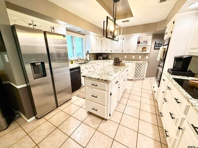 18872 Big Timber Rd, House other with 3 bedrooms, 2 bathrooms and null parking in Tyler TX | Image 12