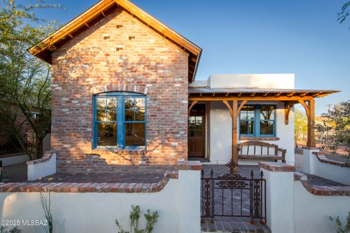 815 S 4th Ave, Tucson, AZ, 85701-2701 | Card Image