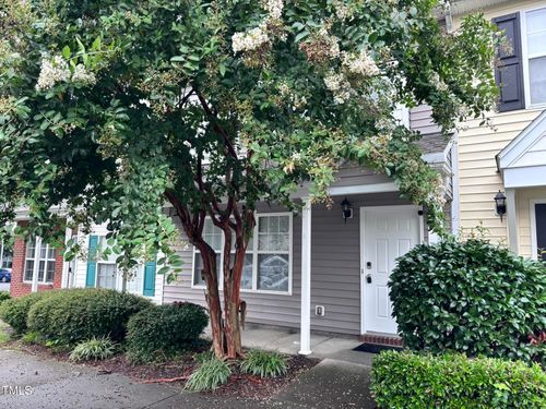 8024 River Gold Ln, Raleigh, NC, 27616-5561 | Card Image