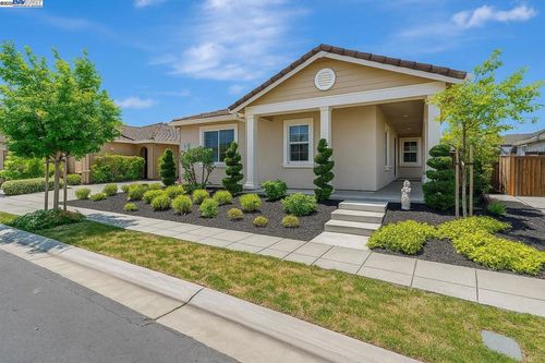 1485 S Perkins Pl, Mountain House, CA, 95391-8223 | Card Image