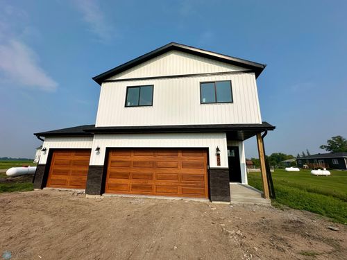 504 Sheyenne Dr, Abercrombie, ND, 58001-2805 | Card Image