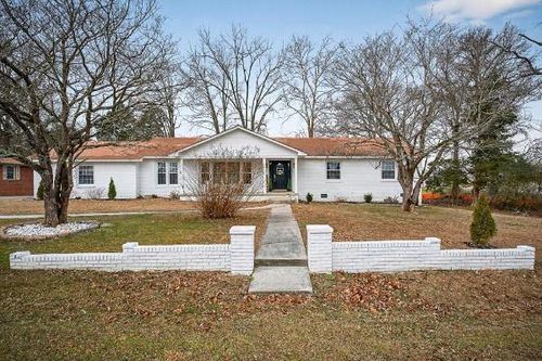 407 Whaley St, Smithville, TN, 37166-1121 | Card Image