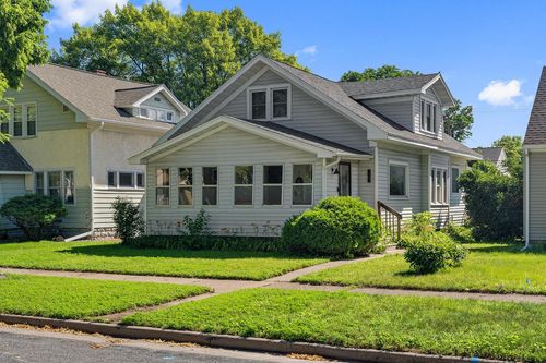 2010 Loomis Street, La Crosse, WI, 54603 | Card Image