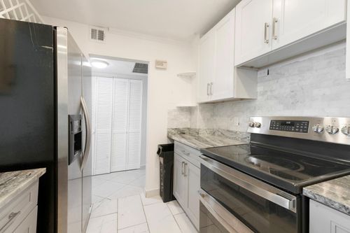 402-3800 N Hills Dr, Hollywood, FL, 33021-2544 | Card Image