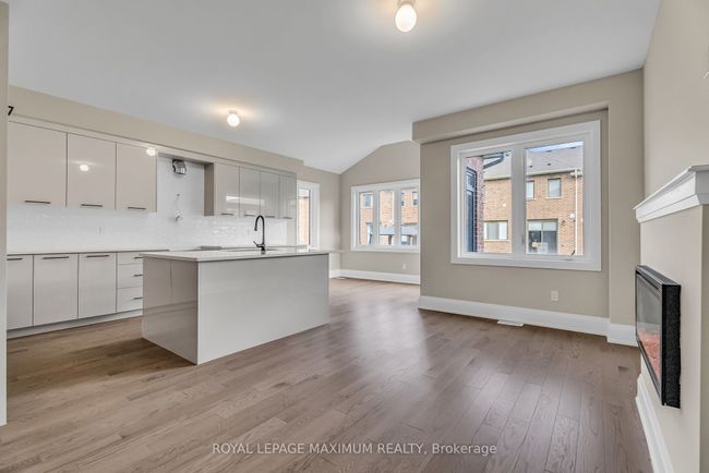 17 Bertram Gate, House attached with 4 bedrooms, 3 bathrooms and 1 parking in Whitby ON | Image 9