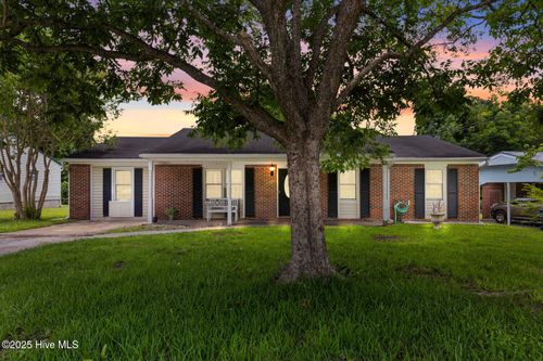 200 Tower Dr, Jacksonville, NC, 28546-8035 | Card Image