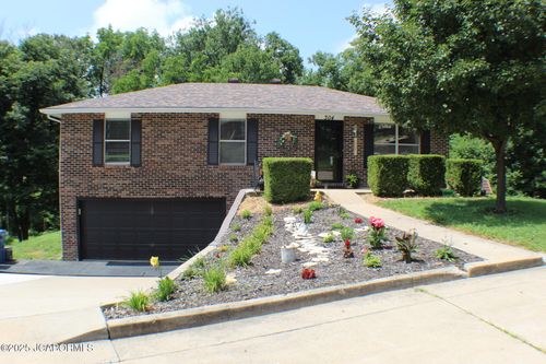 304 Fredricks Ct, Jefferson City, MO, 65101-3993 | Card Image