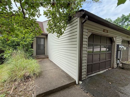 1302 Hunters Ridge Rd, Charleston, WV, 25314-2477 | Card Image