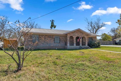 901 N Hill St, Burnet, TX, 78611-2037 | Card Image